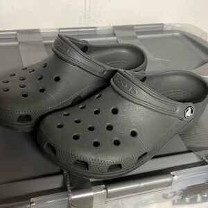 Gray crocs, women’s 9
